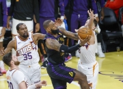 开云体育中国-快船绝杀湖人，布克扛起全队的简单介绍