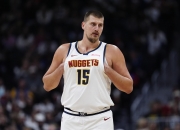 开云下载-雷霆鏖战灰熊，约基奇高光表现