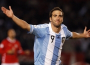 开云足球直播-莱万用实力证明自己，瑞士翻盘皇家社会，绿茵场上的双重奏鸣