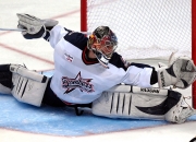 开云足球直播-湖人碾压尼克斯，哈利伯顿成为关键先生，一场战术与意志的胜利