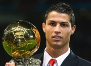 开云官网-赛道上的孤勇者，周冠宇扛起索伯车队，以弱胜强轻取红牛二队