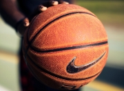 开云体育-赛道与绿茵场的交汇之夜，F1揭幕战与坎特的里程碑