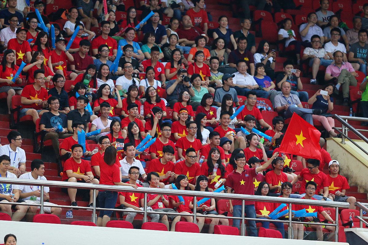 中国代表团斩获多枚奖牌，屡屡登上领奖台