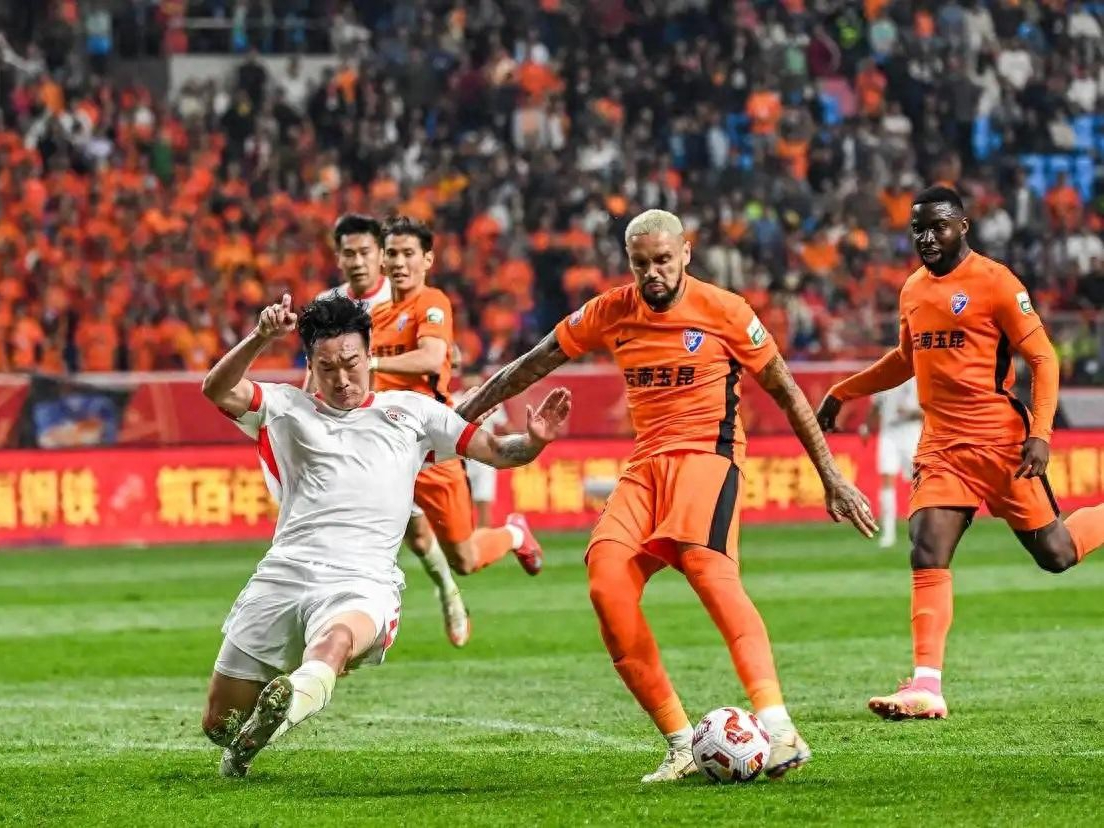 包含沸腾的足球比赛吸引全城热议的词条