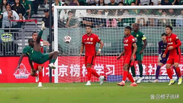 上港险胜鲁能，团结拼搏，抢得宝贵三分的简单介绍