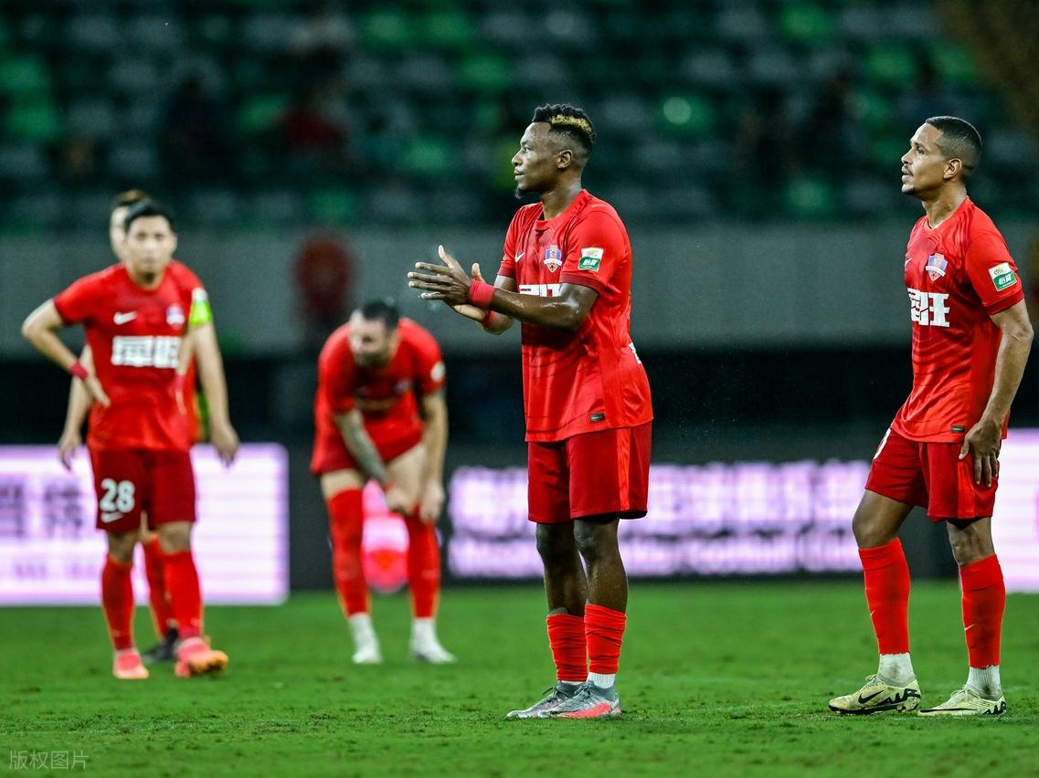 中国球队在客场险胜，跻身淘汰赛的简单介绍