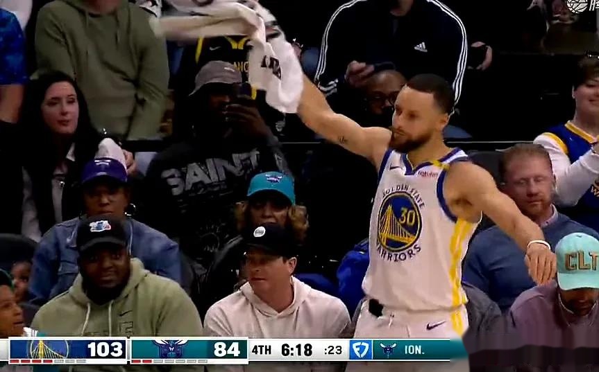 包含勇士完胜黄蜂迎来连胜，库里独力砍下全场最高分的词条