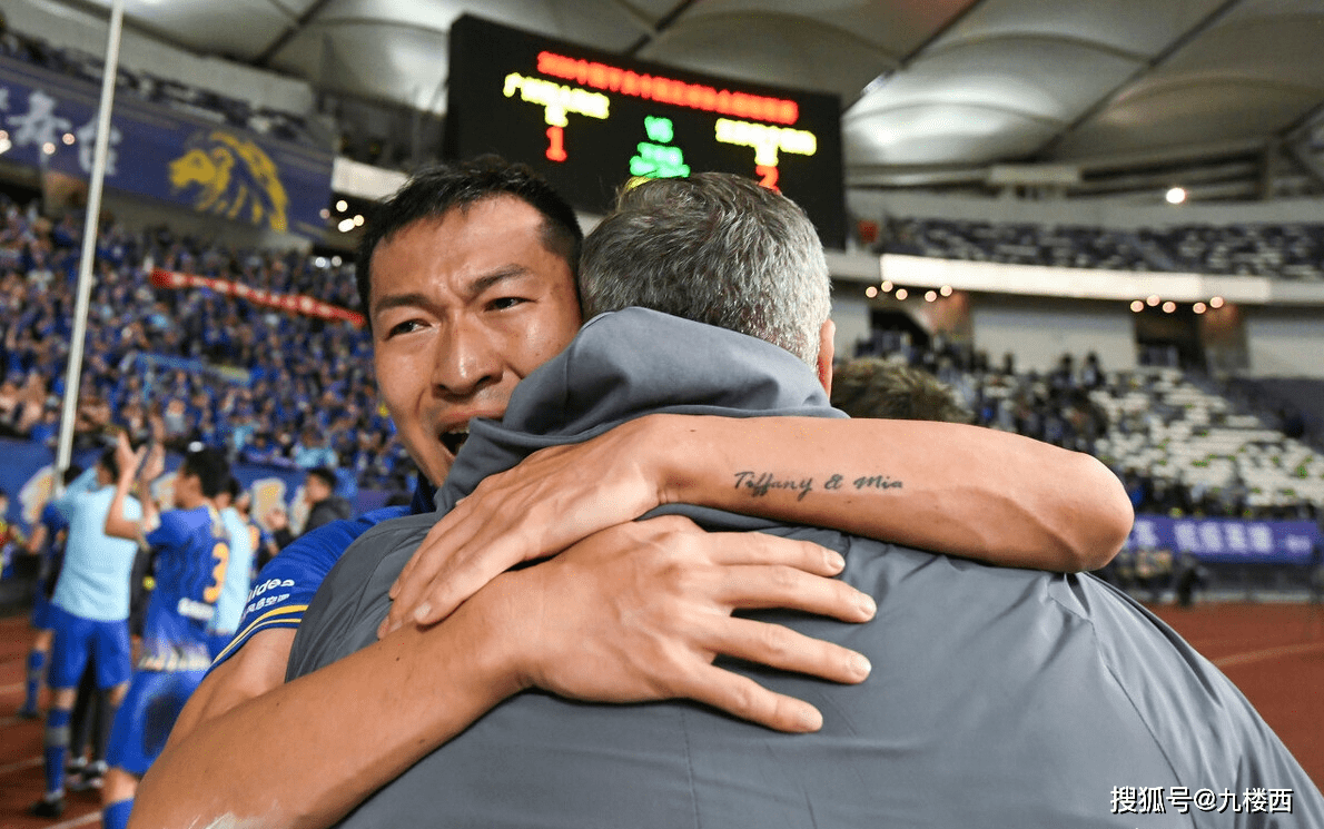 包含苏宁遭遇困境，三连败成绩下滑令球迷忧心的词条