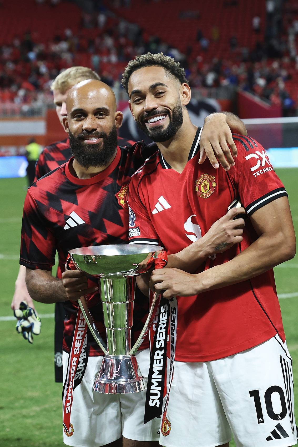 曼联客场大胜，晋级前景看好的简单介绍