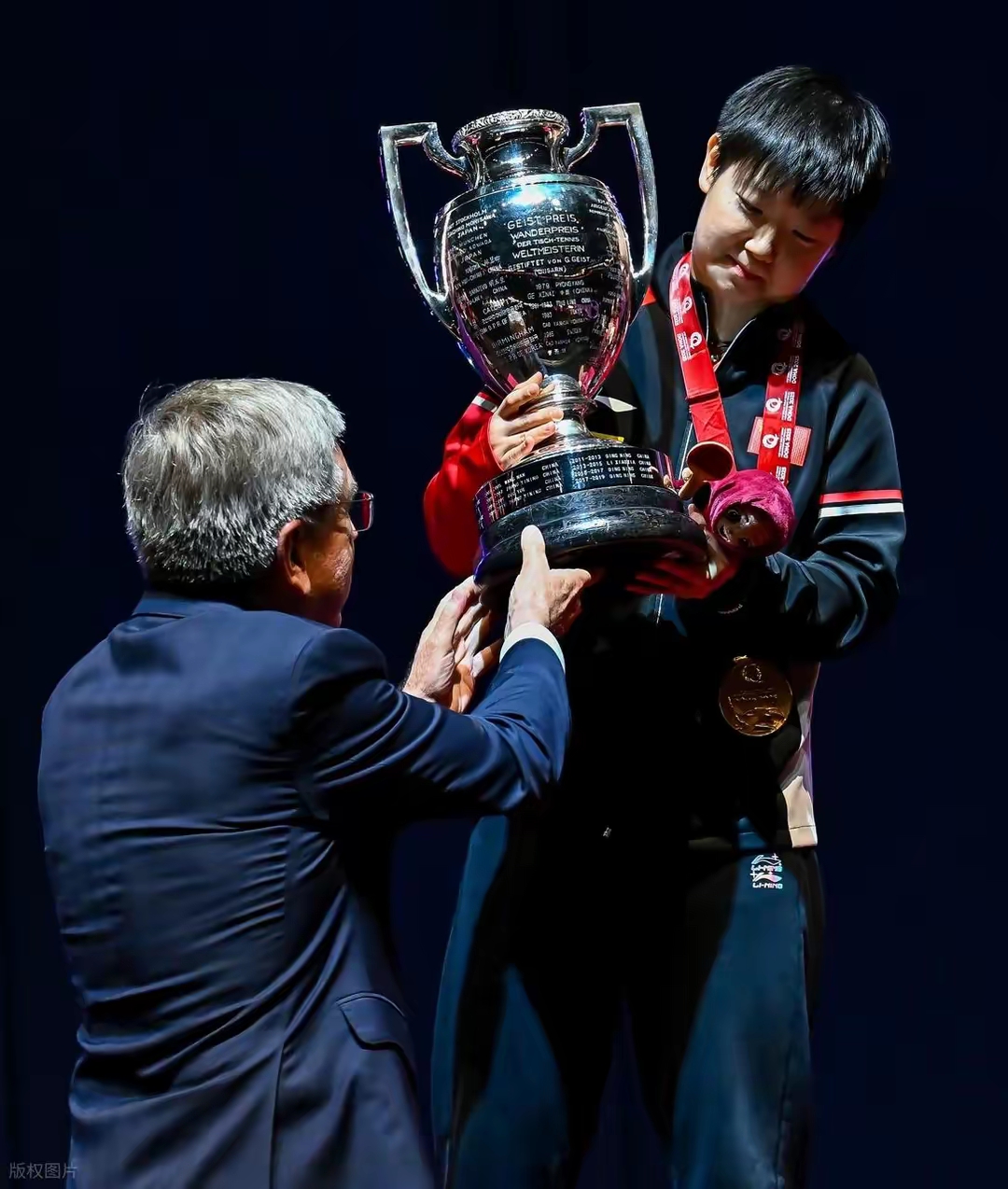 奥地利乒乓球队爆冷中国乒乓球队，马龙送出助攻的简单介绍