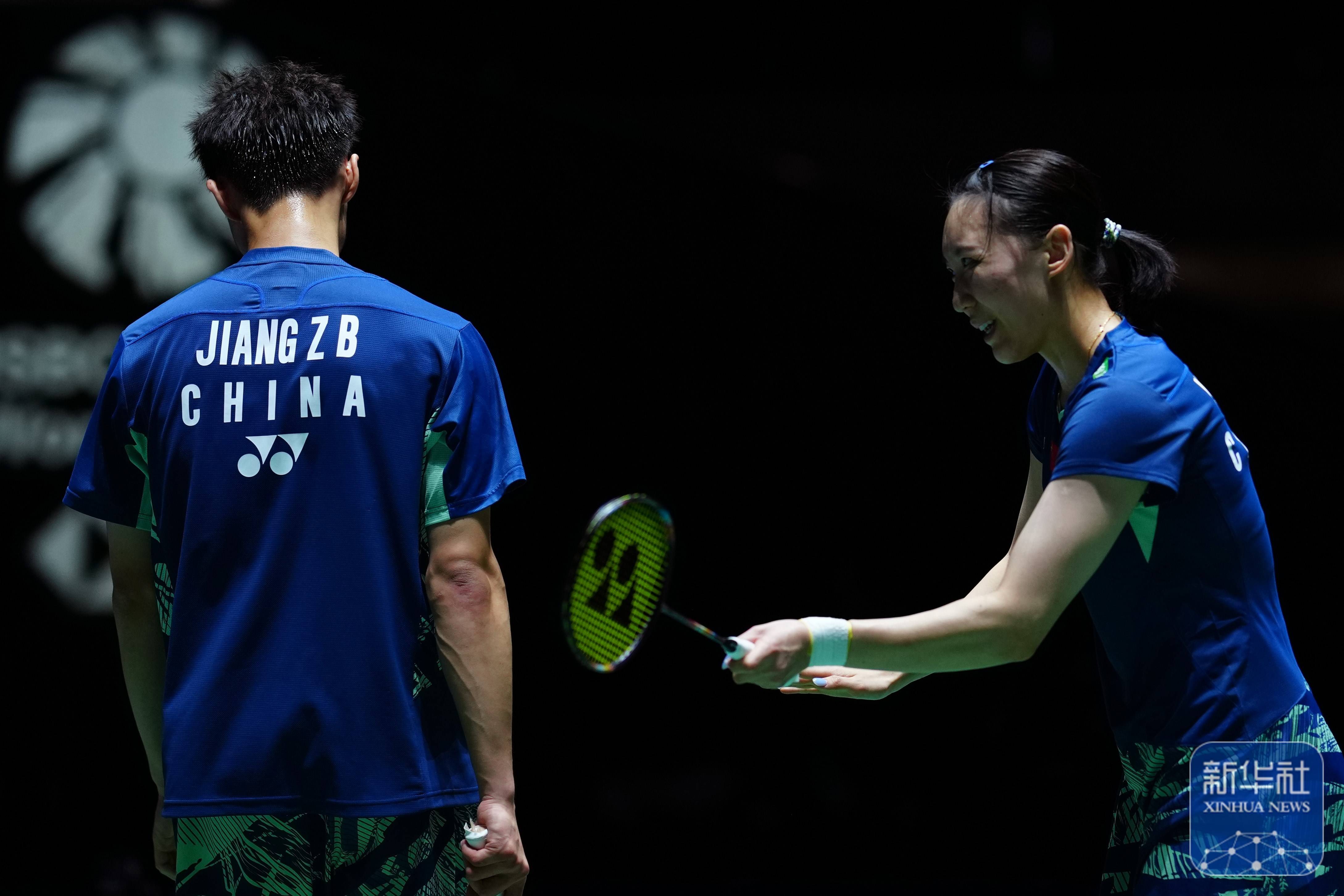 关于中国羽毛球队逆转日本羽毛球队，安赛龙三分雨点燃全场的信息