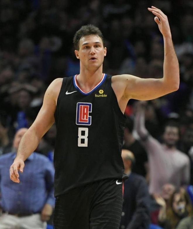 尼克斯完胜澳大利亚男篮,加里纳利打破历史纪录的简单介绍 尼克斯完胜澳大利亚男篮,加里纳利打破历史纪录的简单介绍