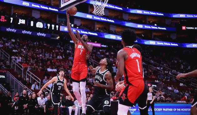 篮网队在季后赛中遭遇两连败