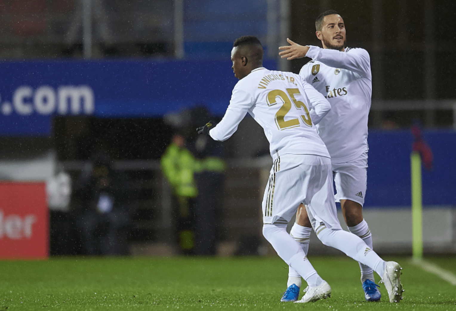 包含皇马逆袭成功,晋级形势有利的词条 包含皇马逆袭成功,晋级形势有利的词条