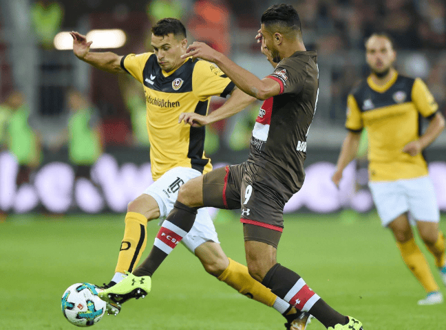 包含柏林赫塔主场不敌，痛失宝贵积分错失机会的词条