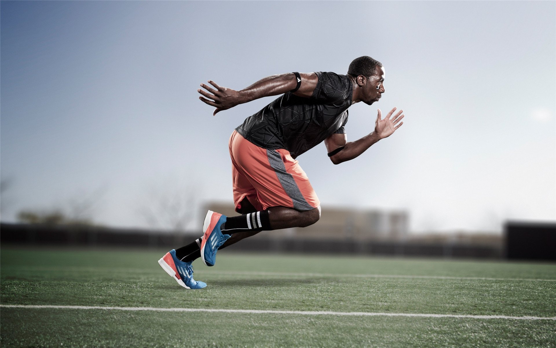 欧冠决赛之夜,金玟哉进攻端无人可挡,改写历史的亚洲之光