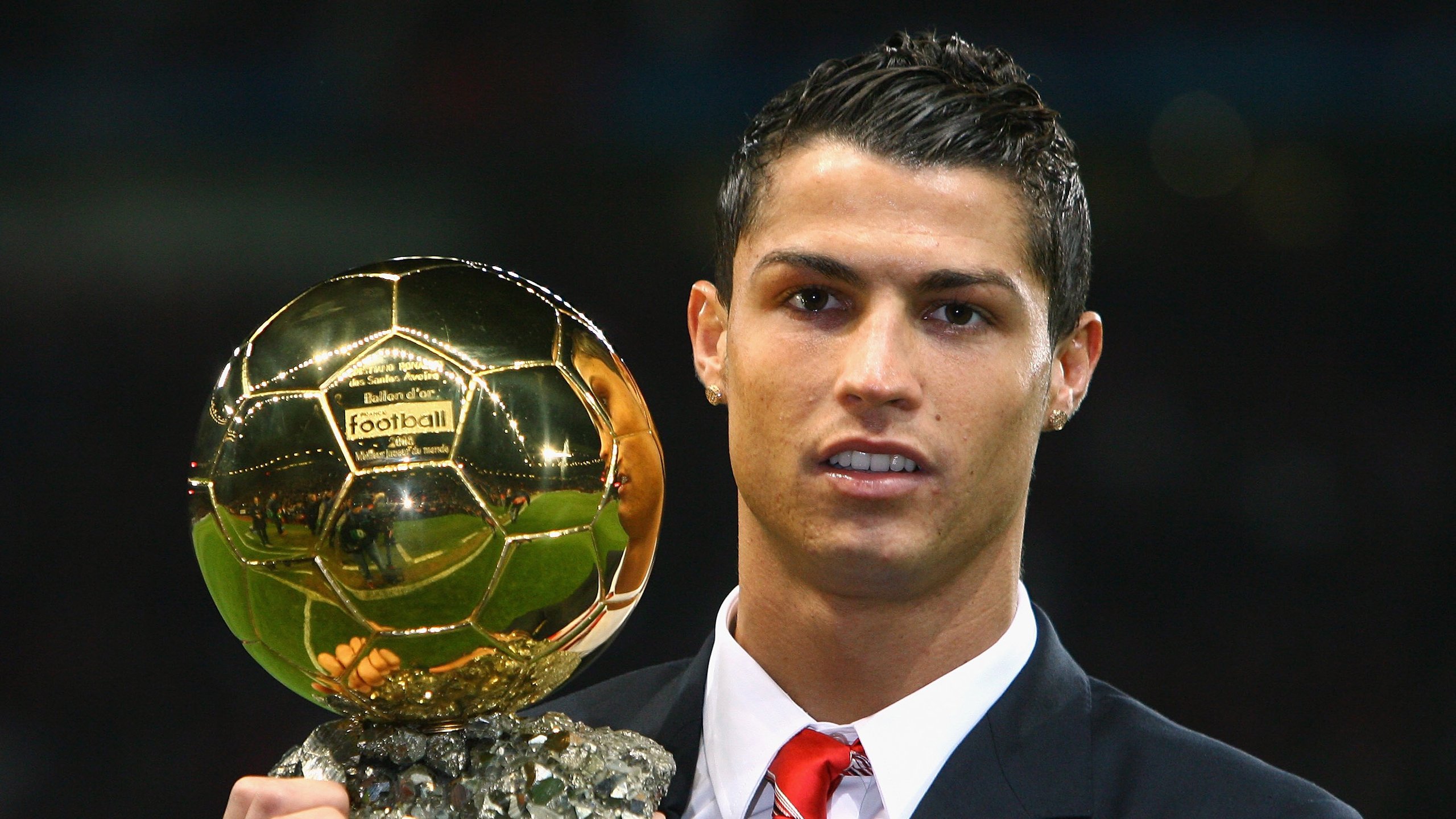 赛道上的孤勇者，周冠宇扛起索伯车队，以弱胜强轻取红牛二队