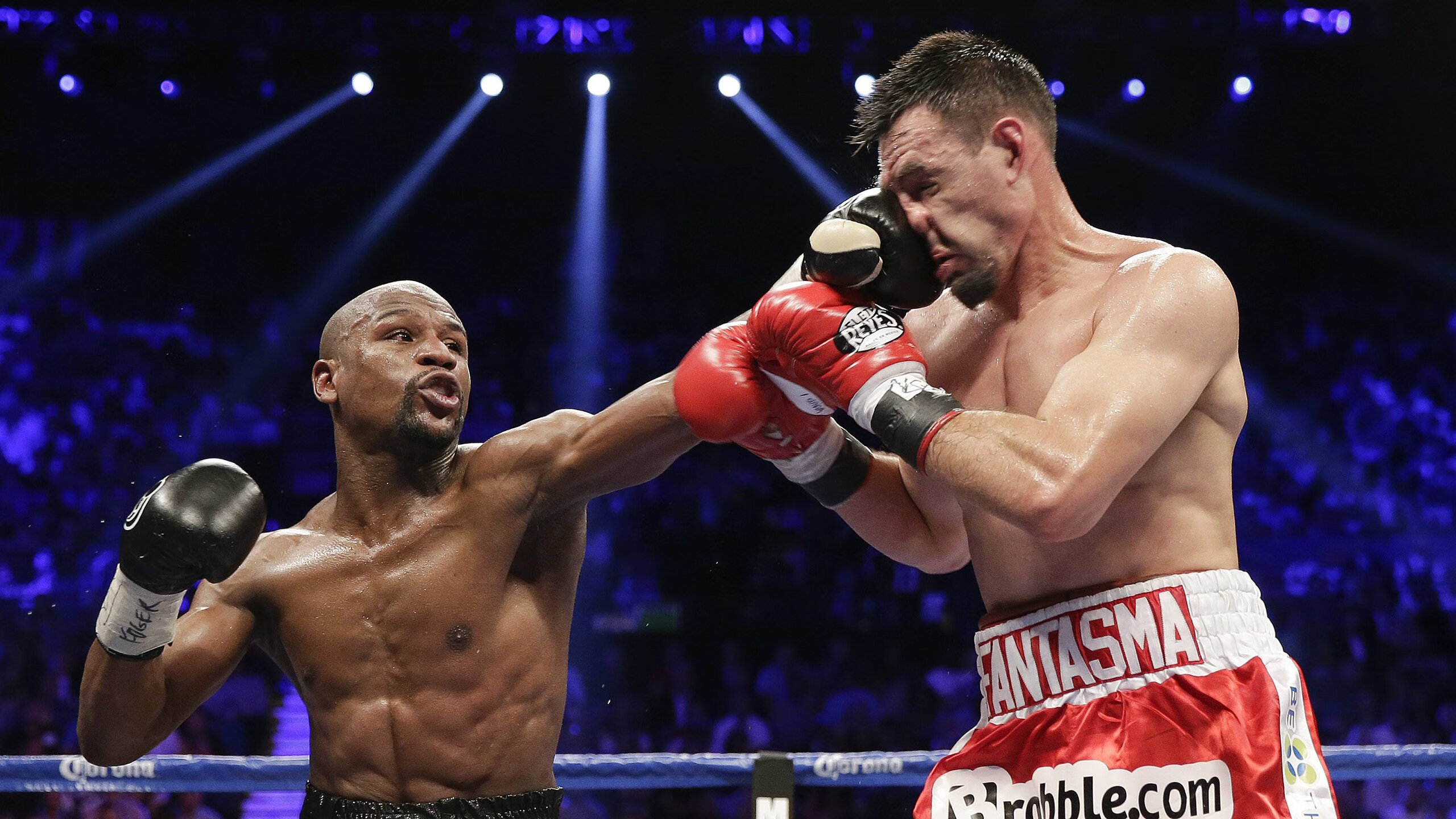 赛道上的毫厘之争,阿隆索关键制胜,梅赛德斯险胜阿斯顿马丁